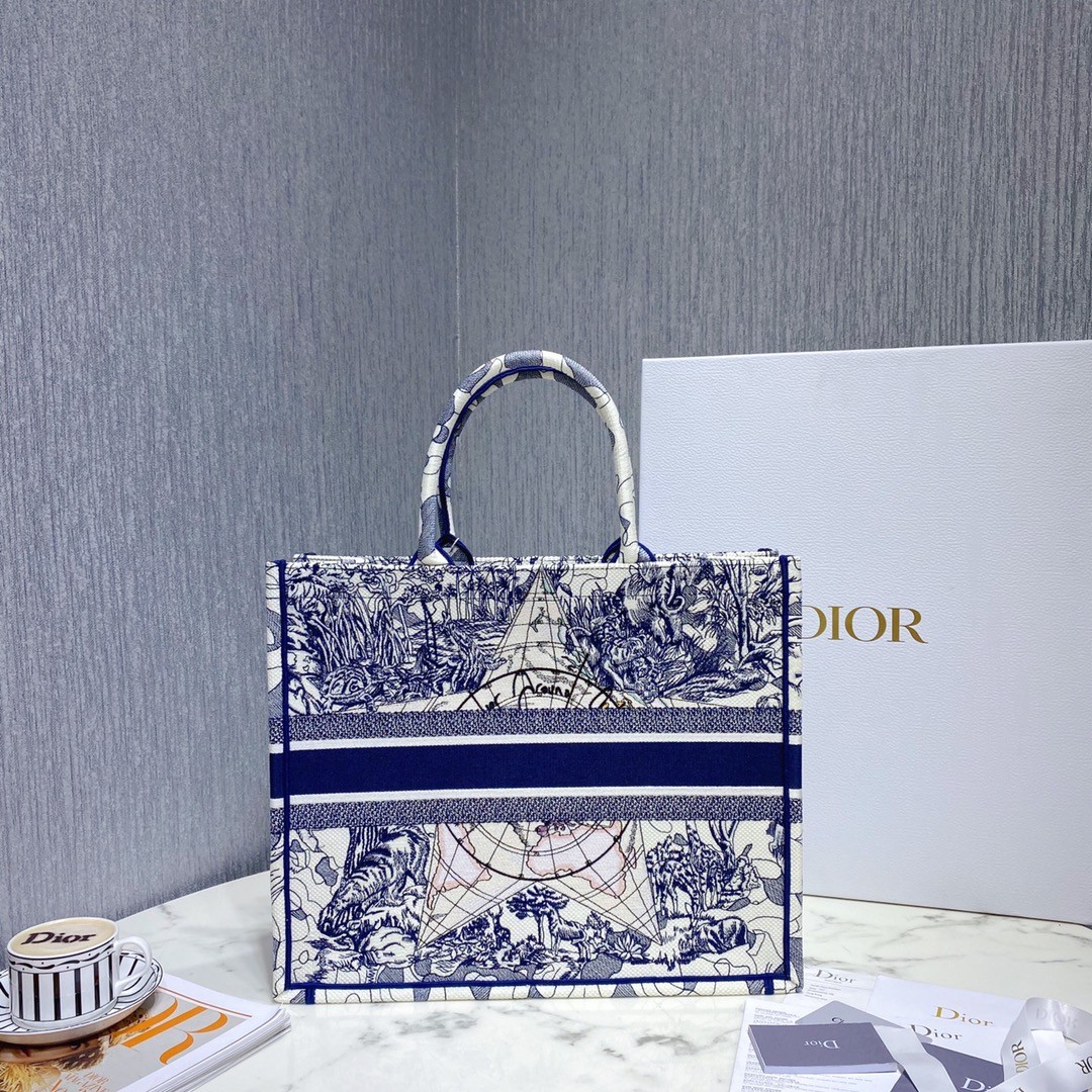 디올 북 토트백
