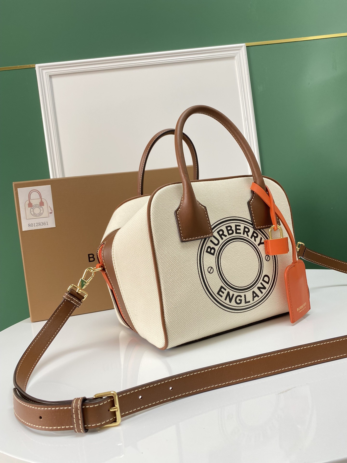 ﻿버버리 여성 토트 백