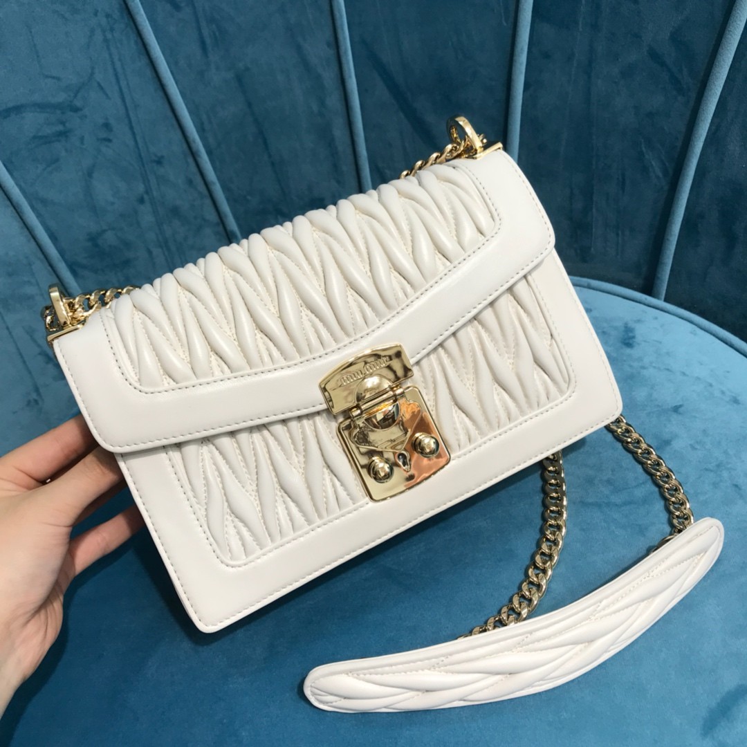 미우미우 컨피덴셜 마테라쎄 숄더백