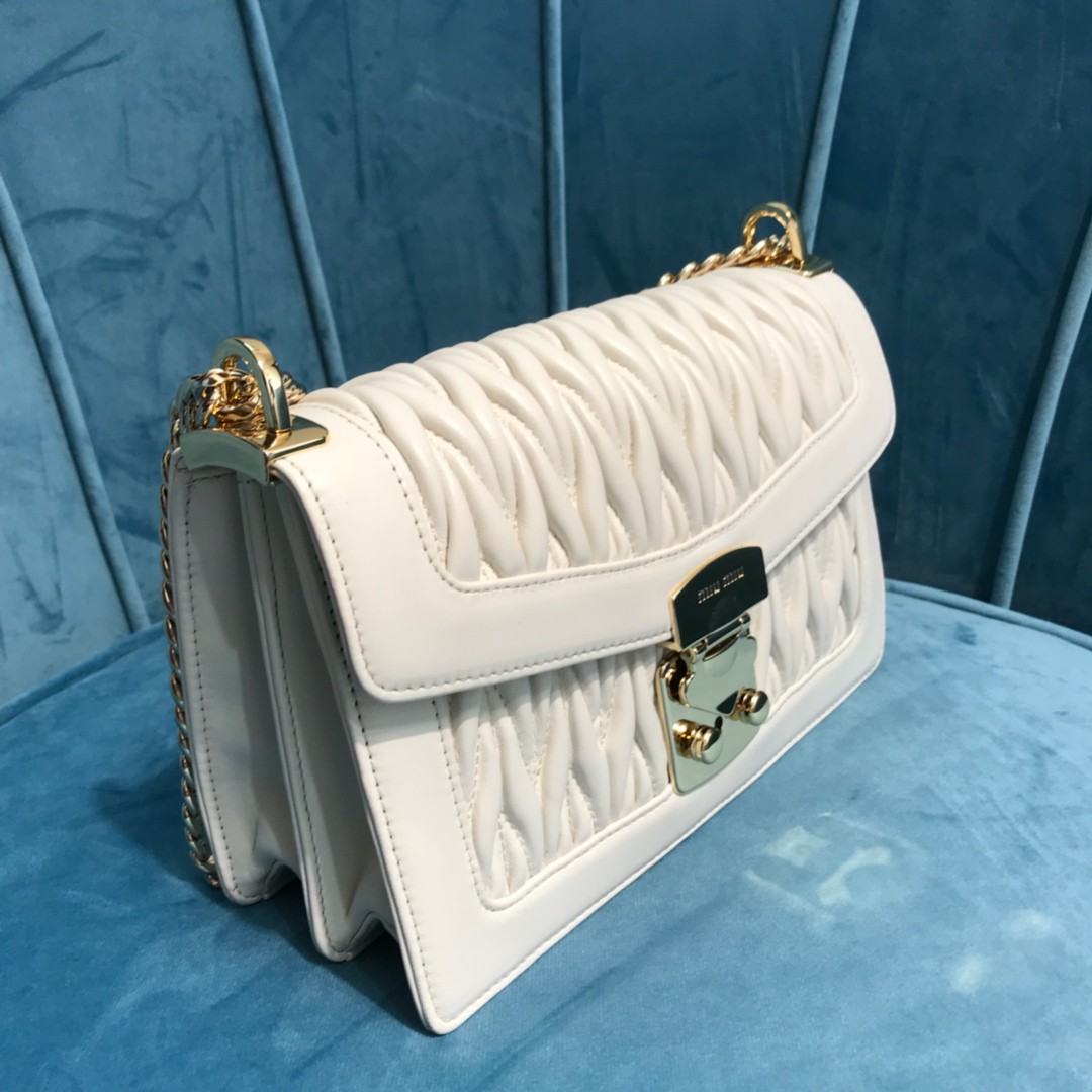 미우미우 컨피덴셜 마테라쎄 숄더백