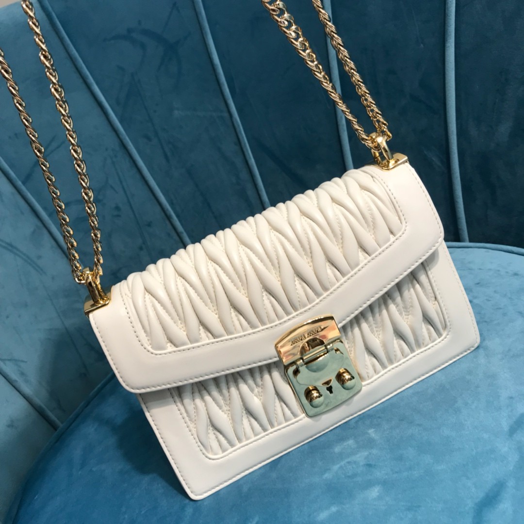 미우미우 컨피덴셜 마테라쎄 숄더백