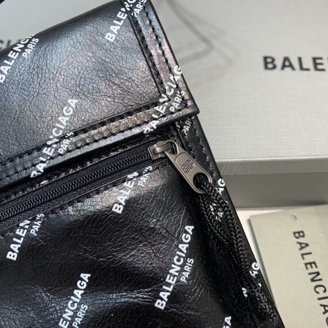 발렌시아가 크로스백