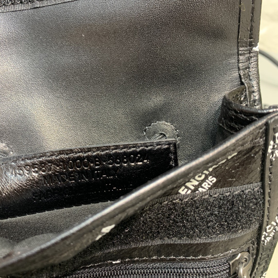 발렌시아가 크로스백