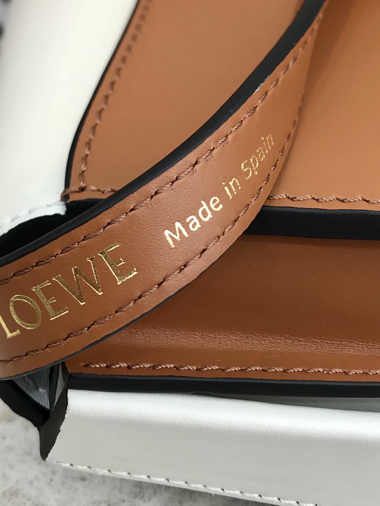 로에베 숄더 백