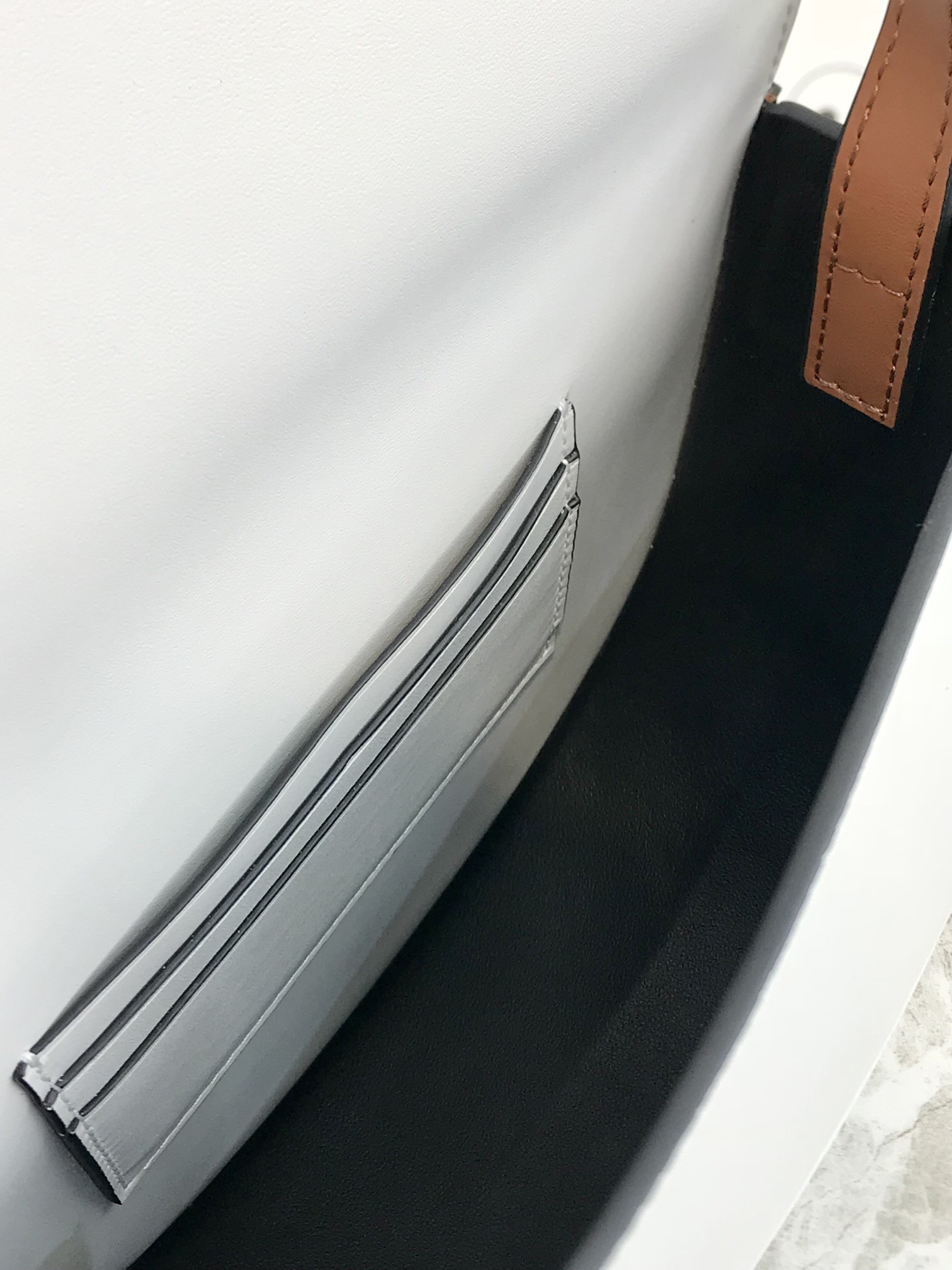 로에베 숄더 백