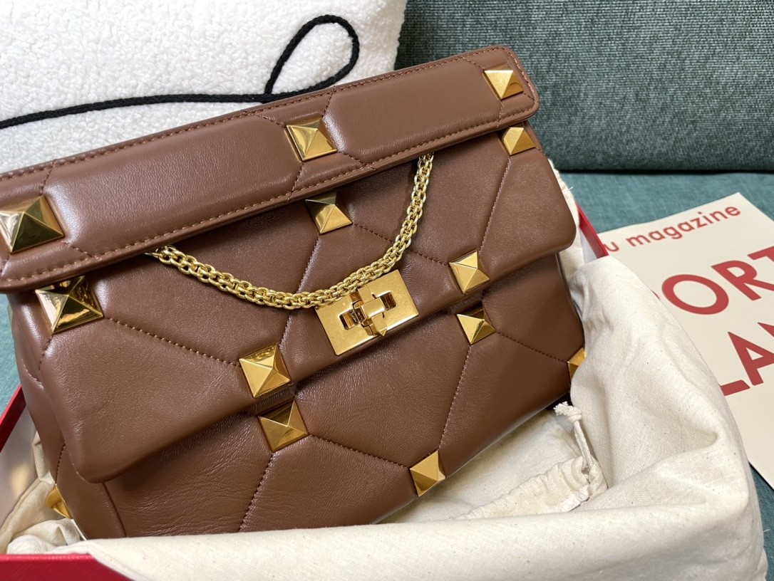 발렌티노 로만 스터드 체인백