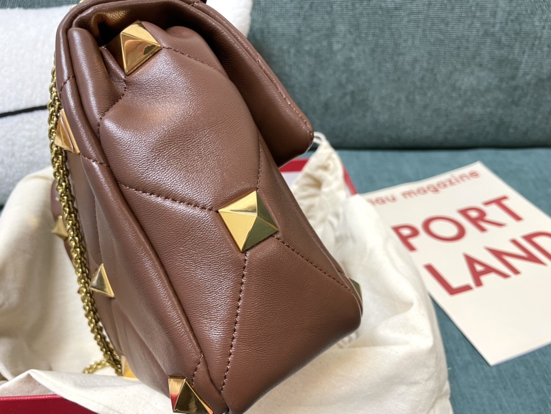 발렌티노 로만 스터드 체인백