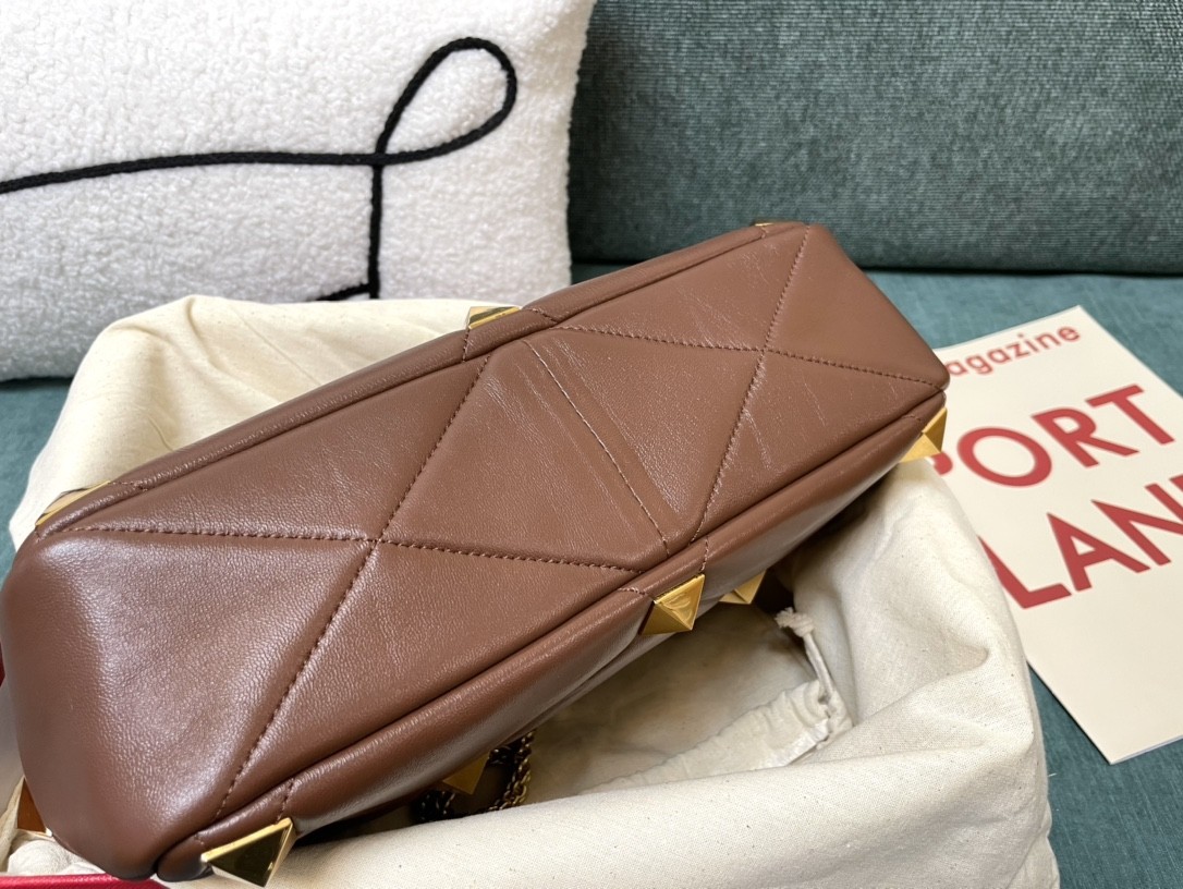 발렌티노 로만 스터드 체인백