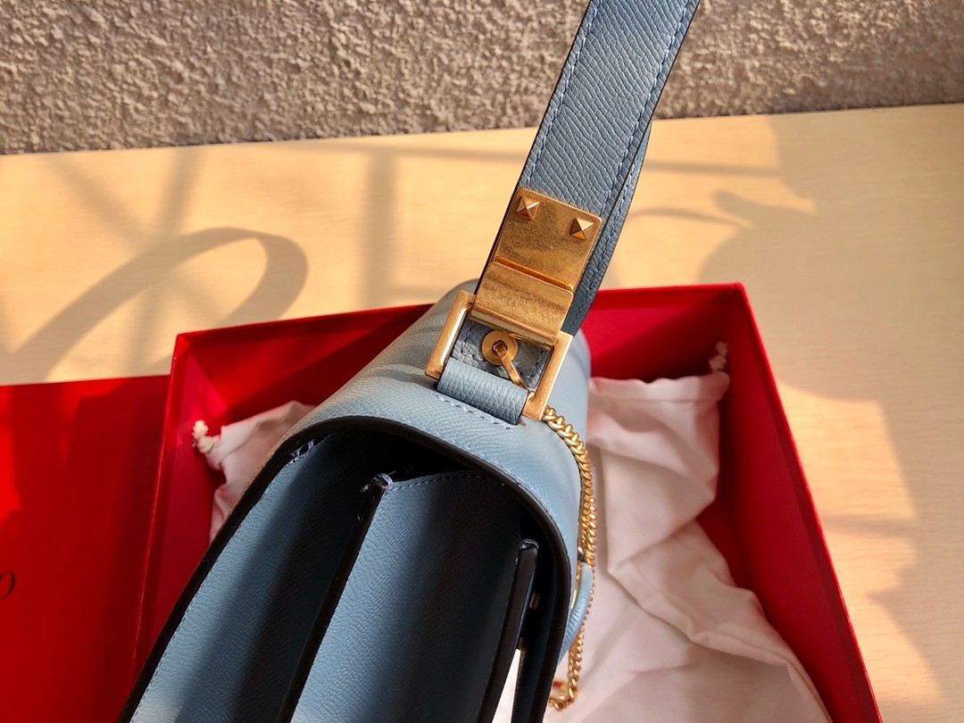 발렌티노 가라바니 숄더백