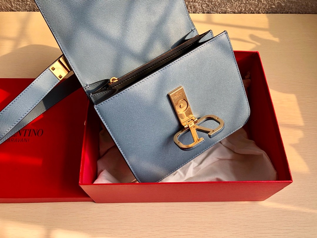 발렌티노 가라바니 숄더백