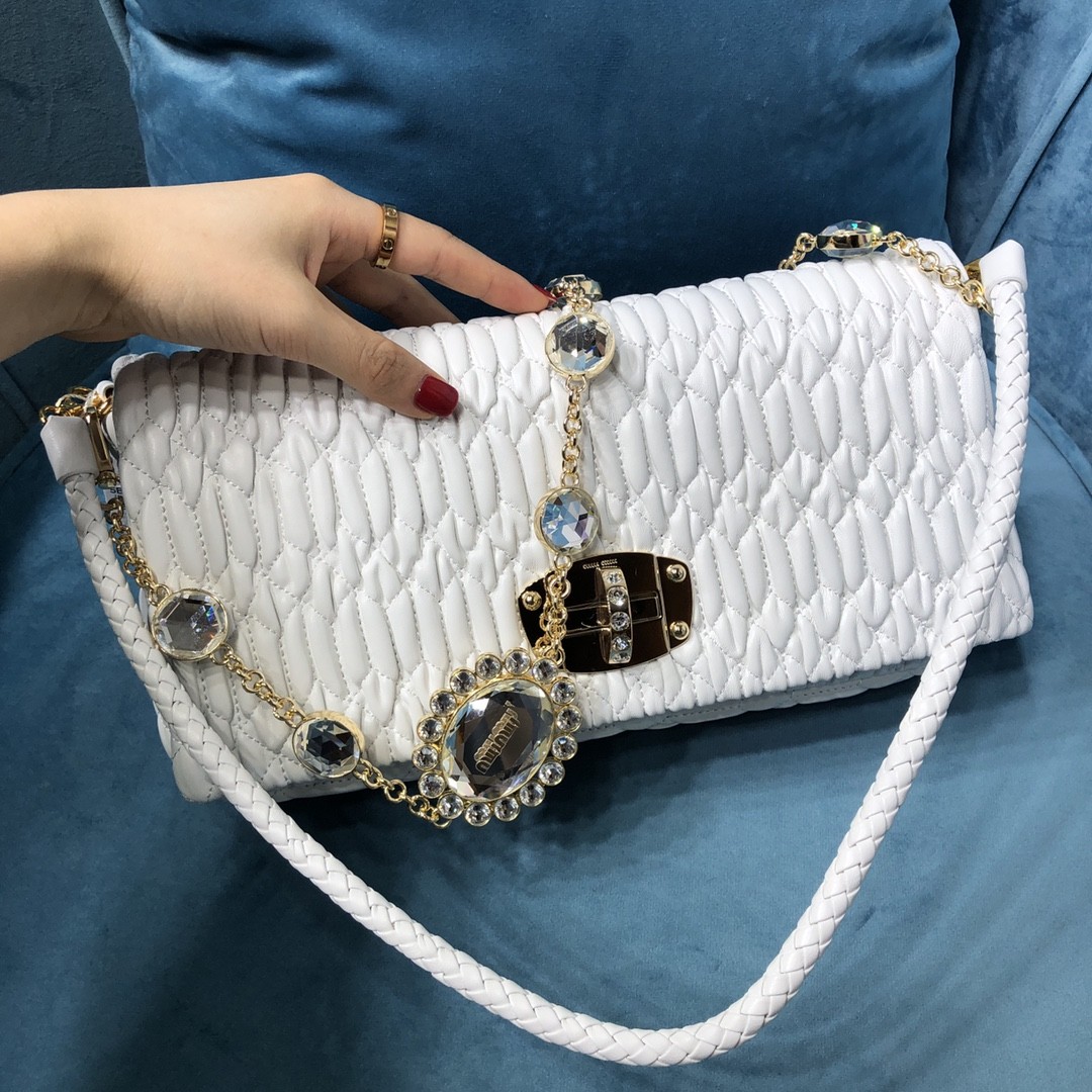 미우미우 아이코닉 크라스탈 숄더백