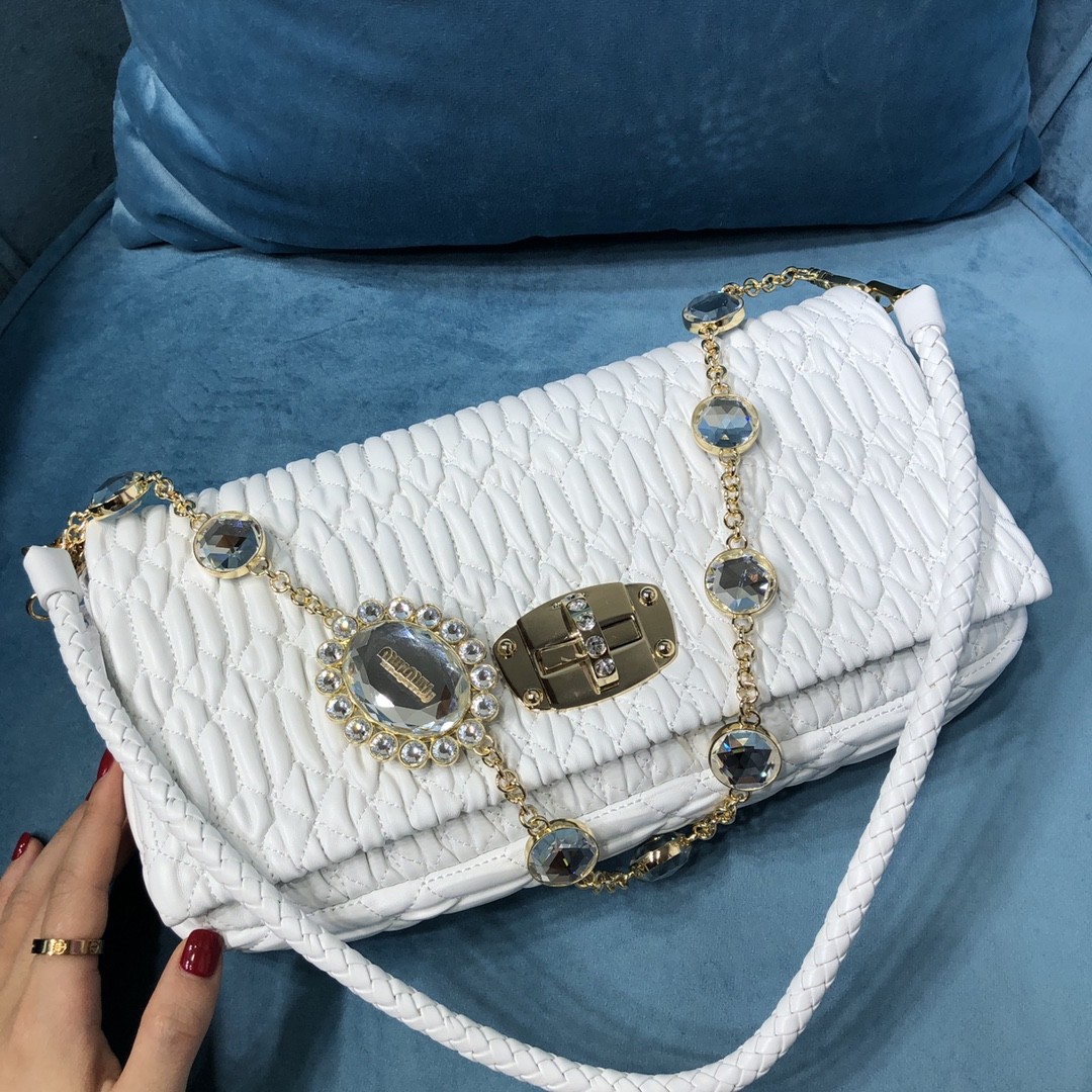 미우미우 아이코닉 크라스탈 숄더백