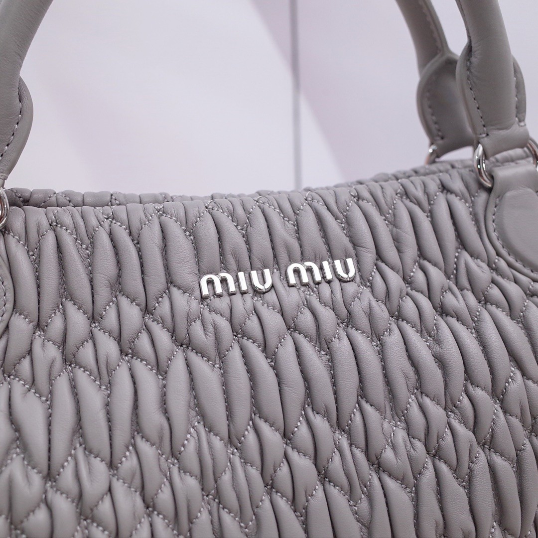 미우미우 마테라쎄 크리스탈 체인 투웨이 토트백