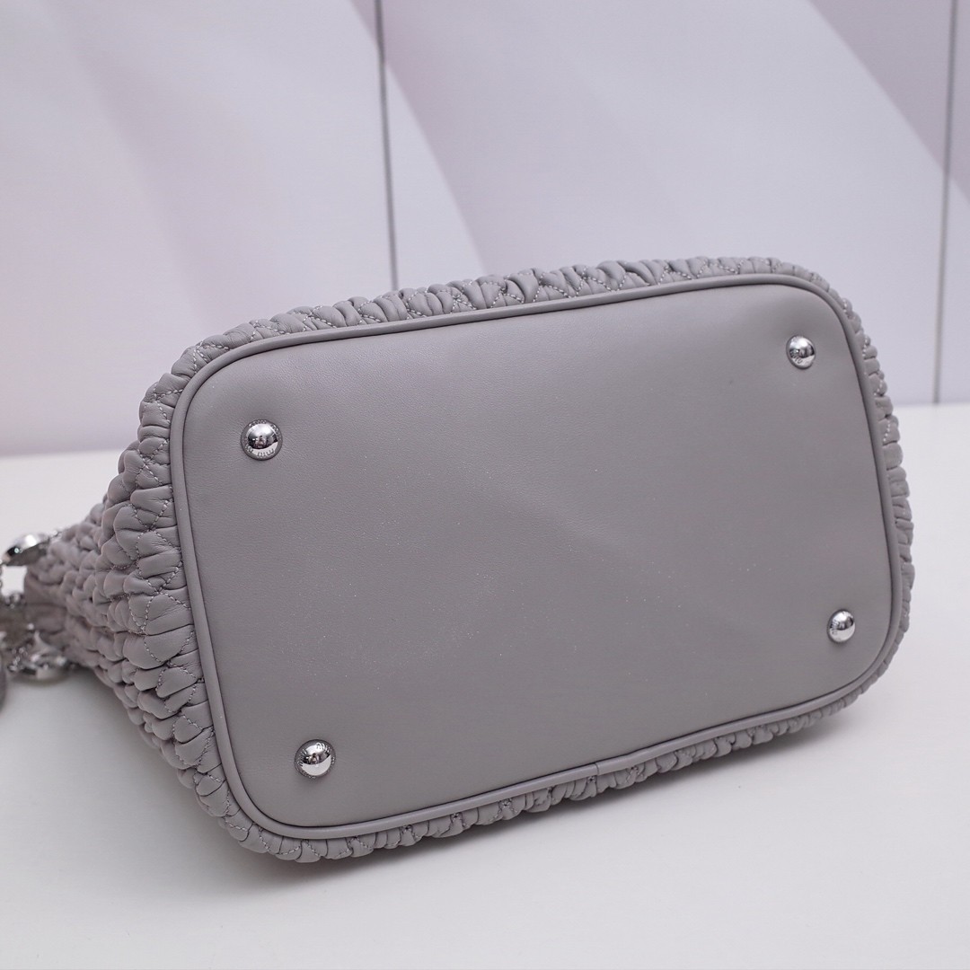 미우미우 마테라쎄 크리스탈 체인 투웨이 토트백