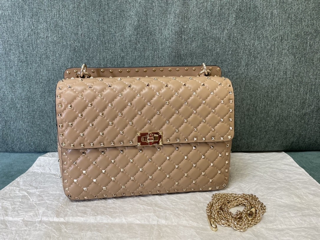 발렌티노 락스터드 스파이크 숄더백