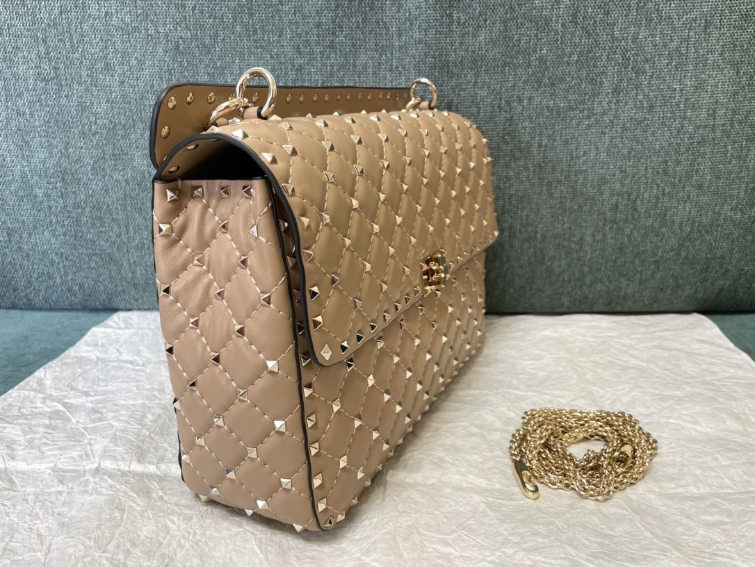 발렌티노 락스터드 스파이크 숄더백