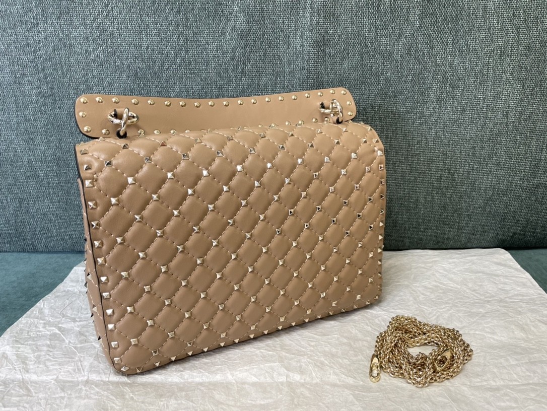 발렌티노 락스터드 스파이크 숄더백