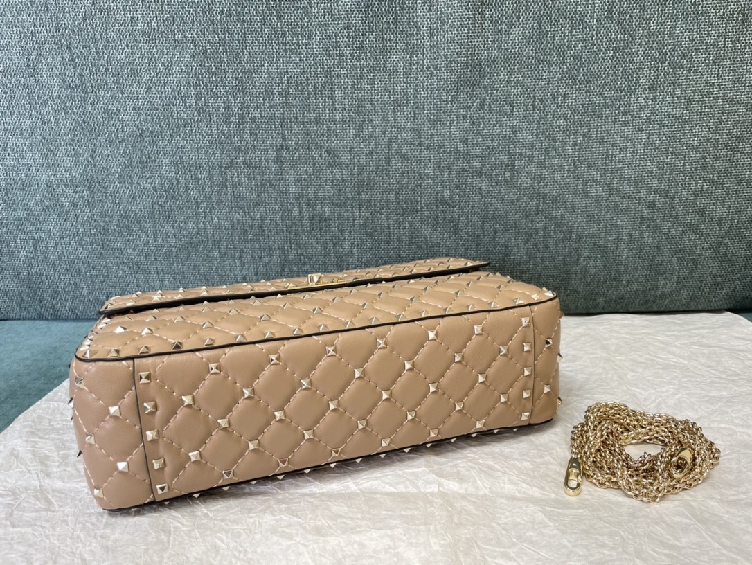 발렌티노 락스터드 스파이크 숄더백