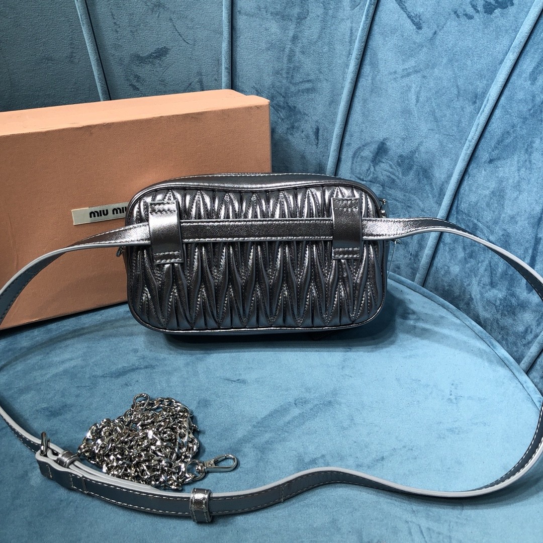 미우미우 숄더백