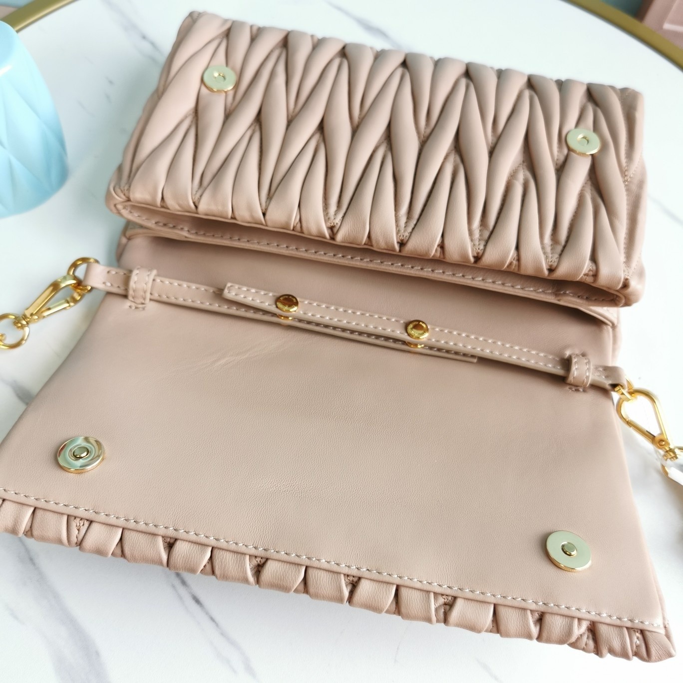 미우미우 마테라쎄 숄더백 미니