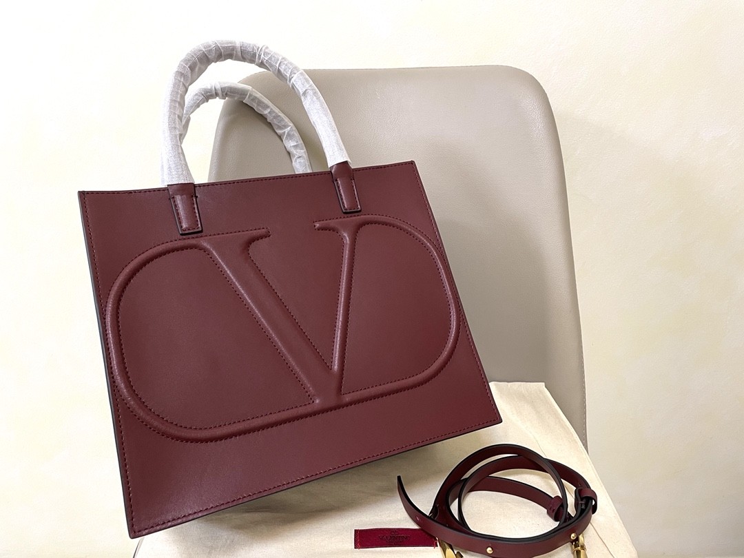 발렌티노 토트백