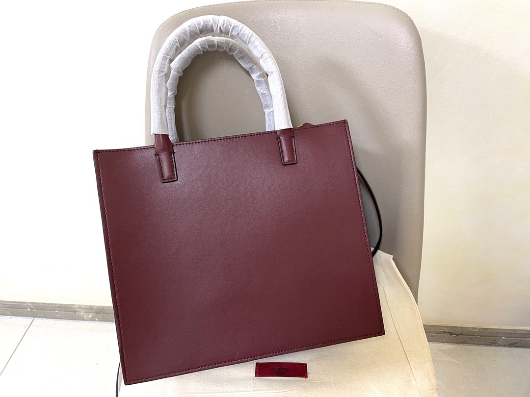 발렌티노 토트백