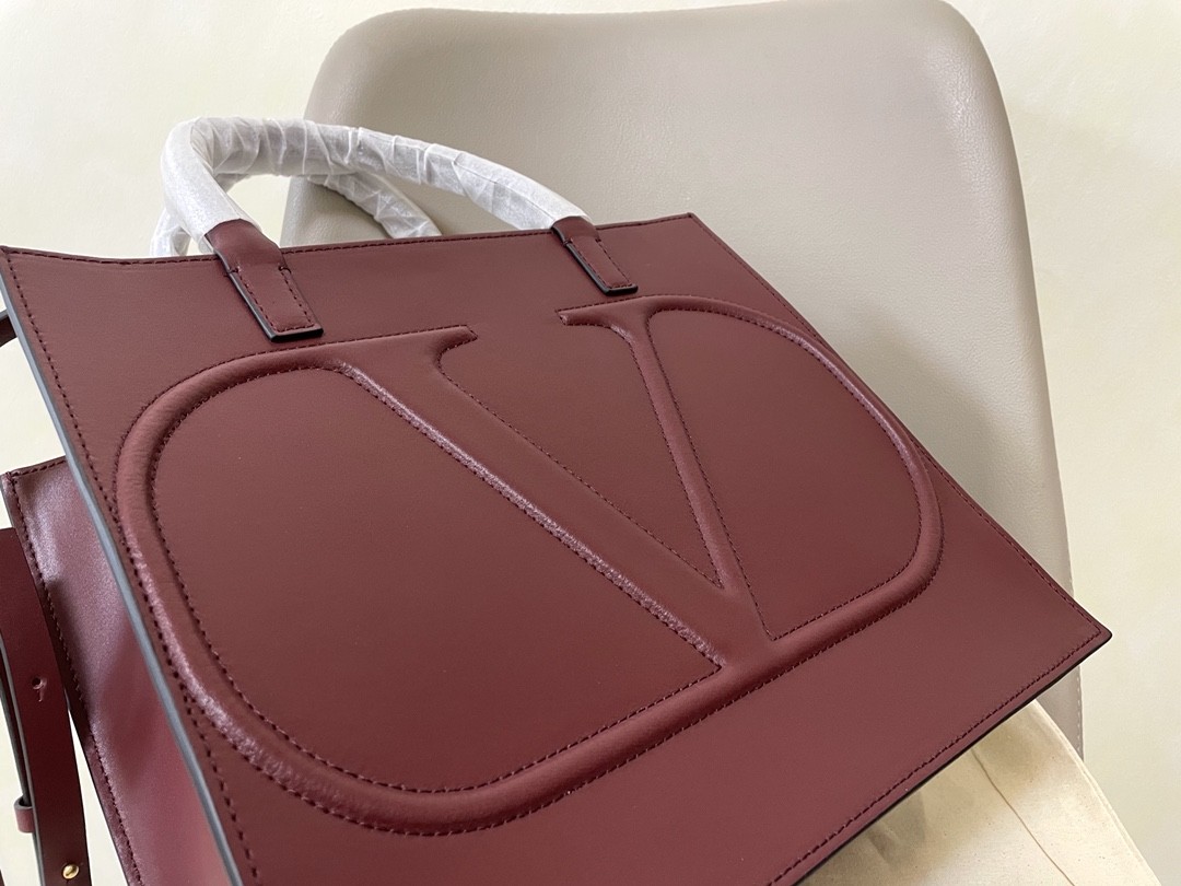 발렌티노 토트백