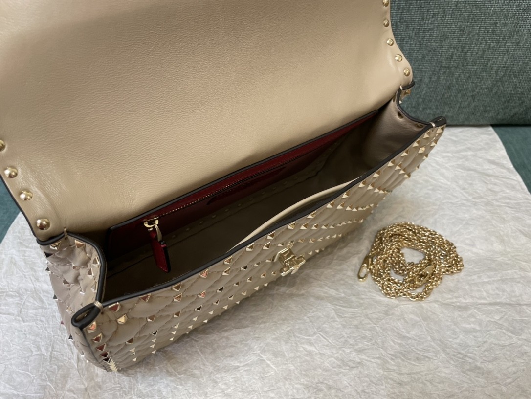 발렌티노 락스터드 스파이크 숄더백