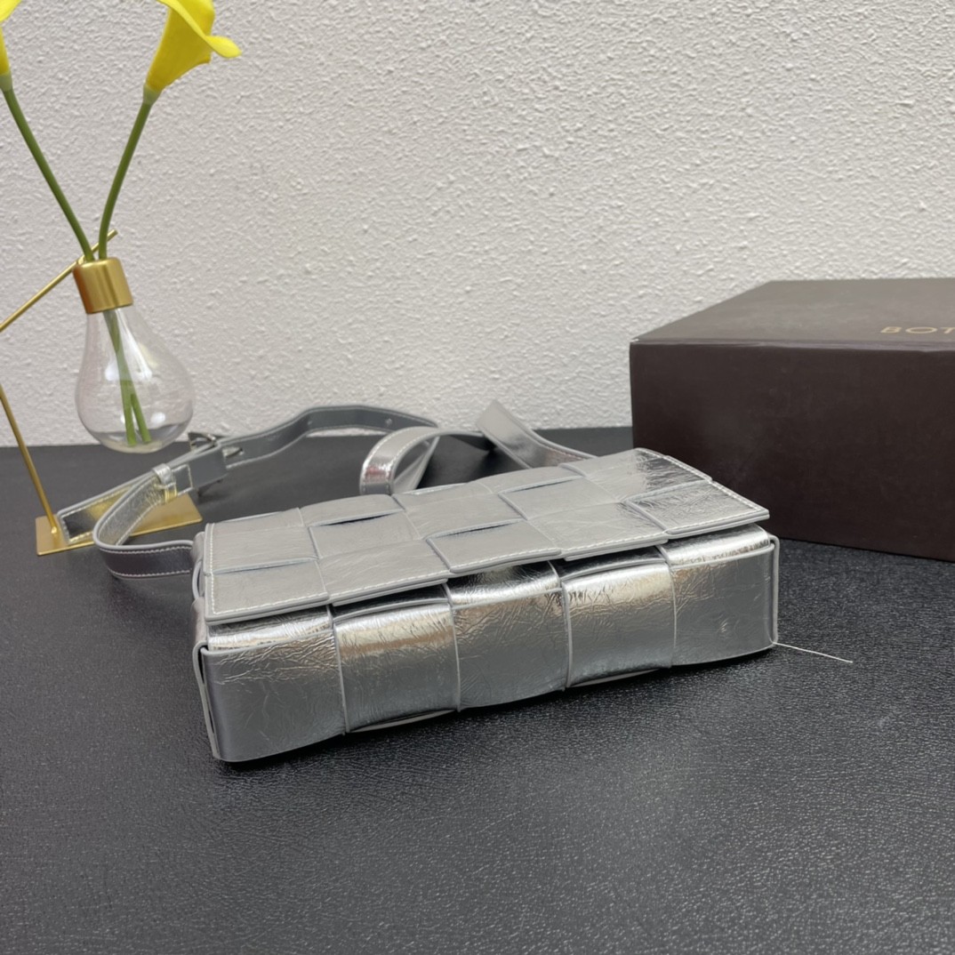 보테가베네타 카세트백