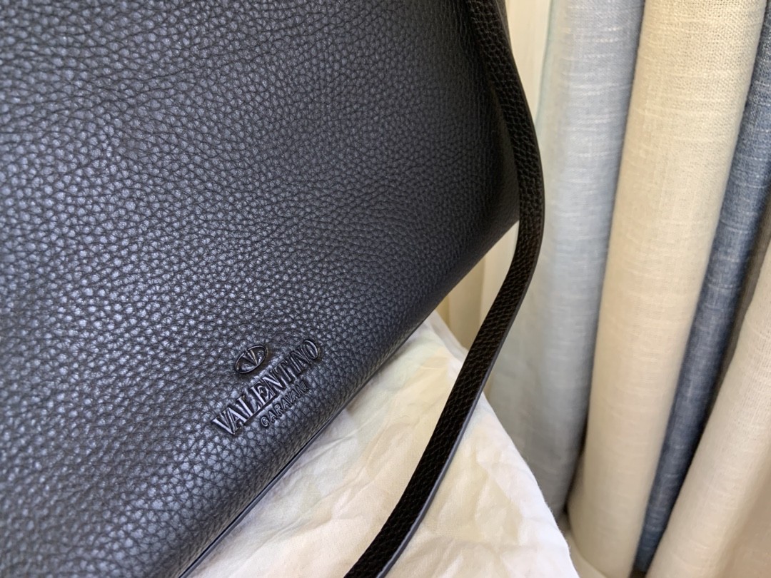 발렌티노 토트백