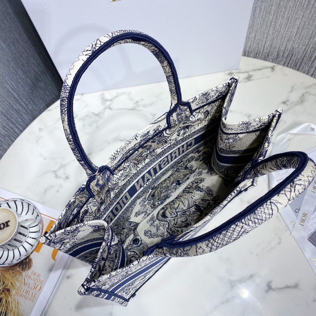 디올 북 토트백