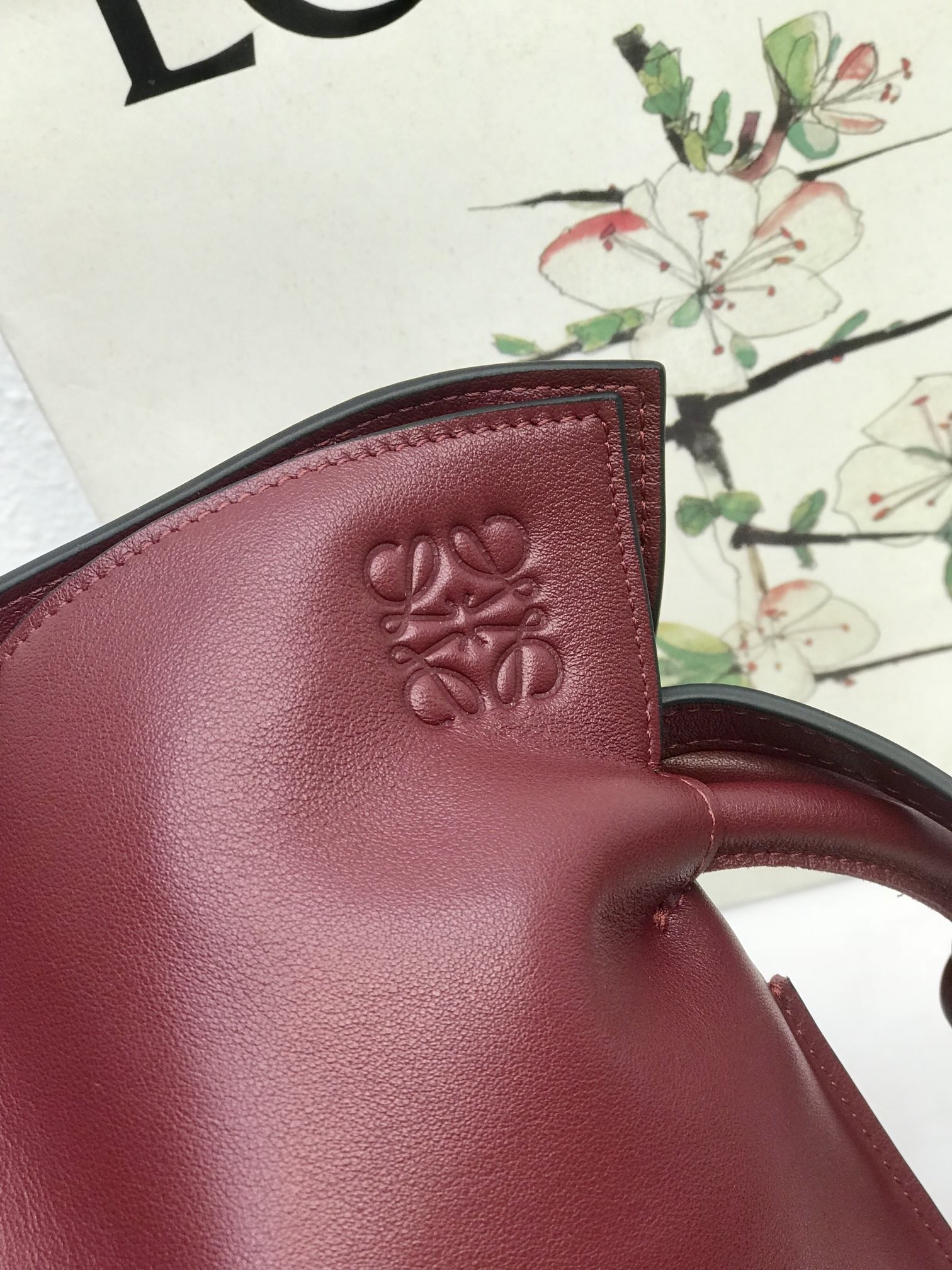 로에베 여성 숄더 백