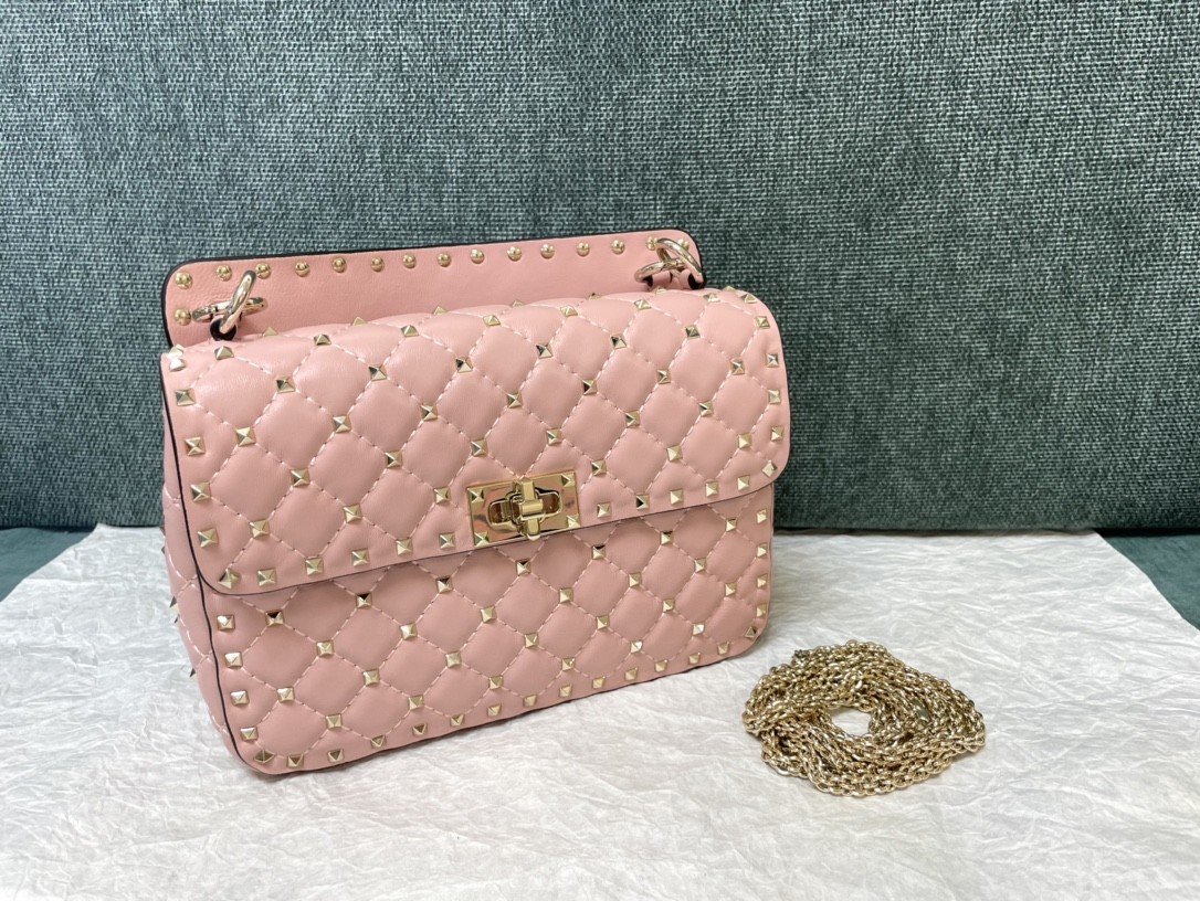 발렌티노 락스터드 스파이크 숄더백