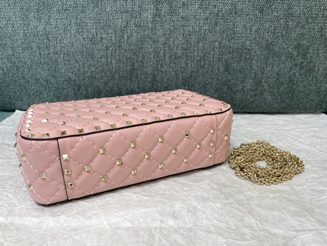 발렌티노 락스터드 스파이크 숄더백