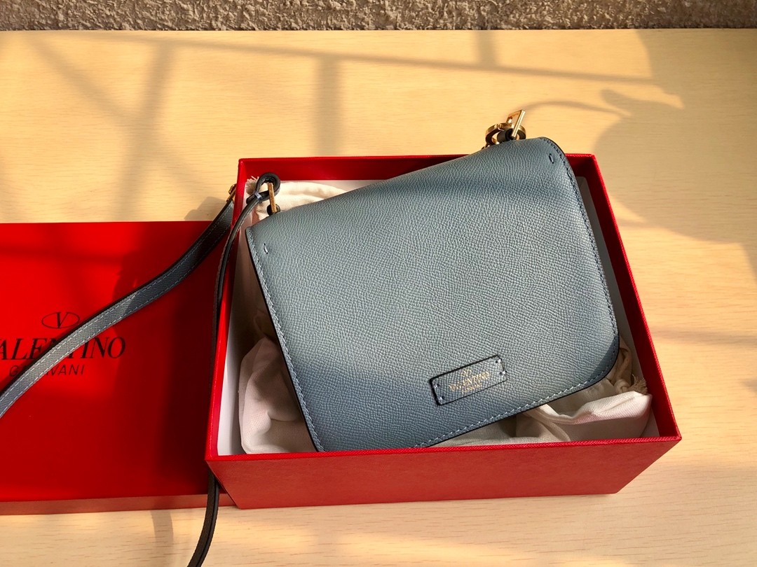 발렌티노 가라바니 숄더백