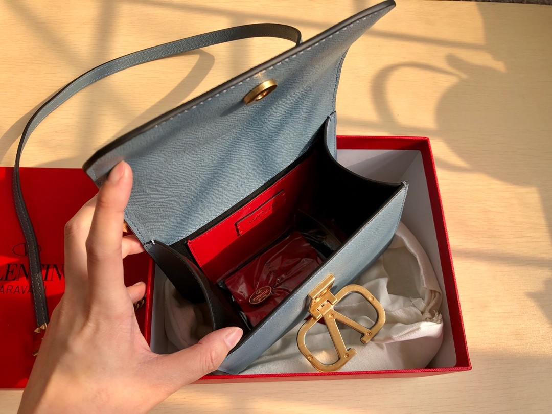 발렌티노 가라바니 숄더백