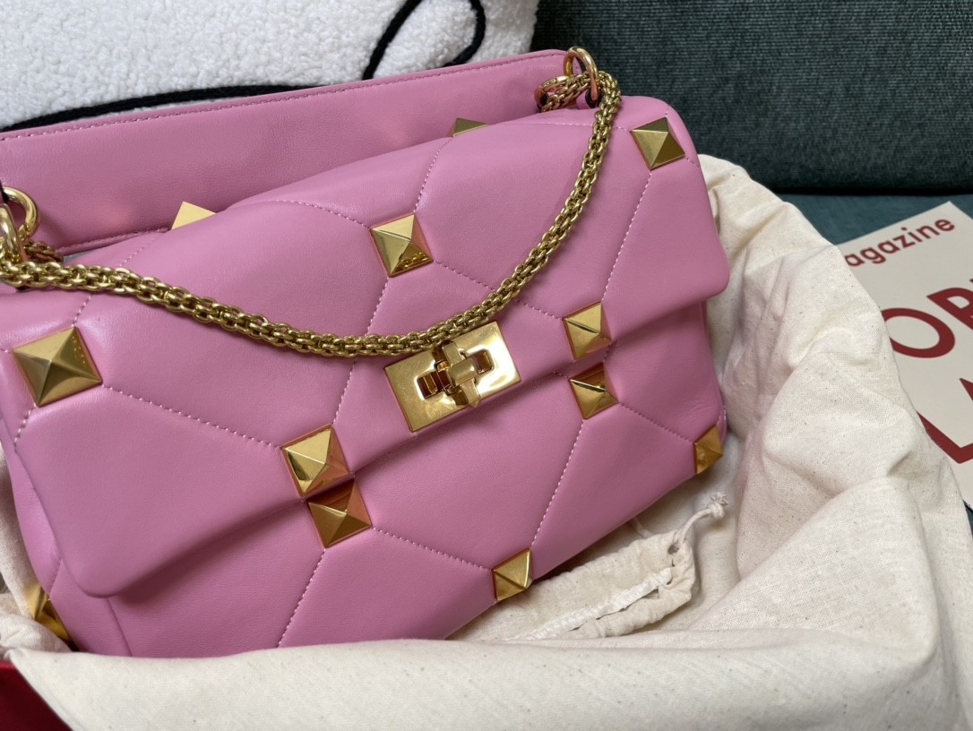 발렌티노 로만 스터드 체인백