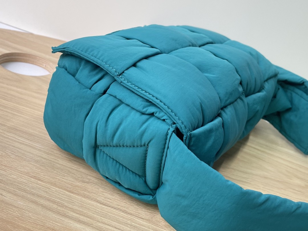 보테가베네타 BV 크로스 백