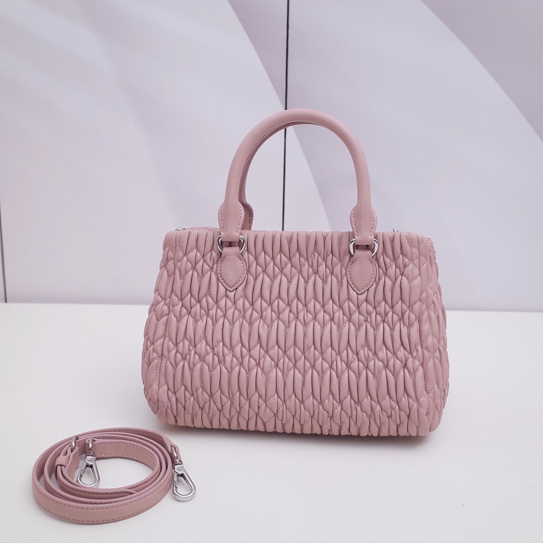 미우미우 핸드백