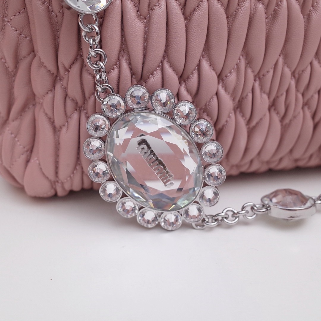 미우미우 핸드백