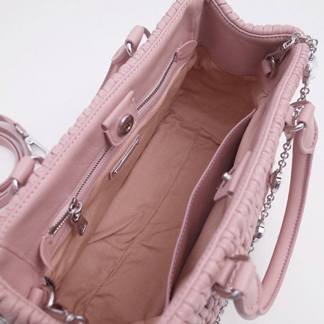 미우미우 핸드백