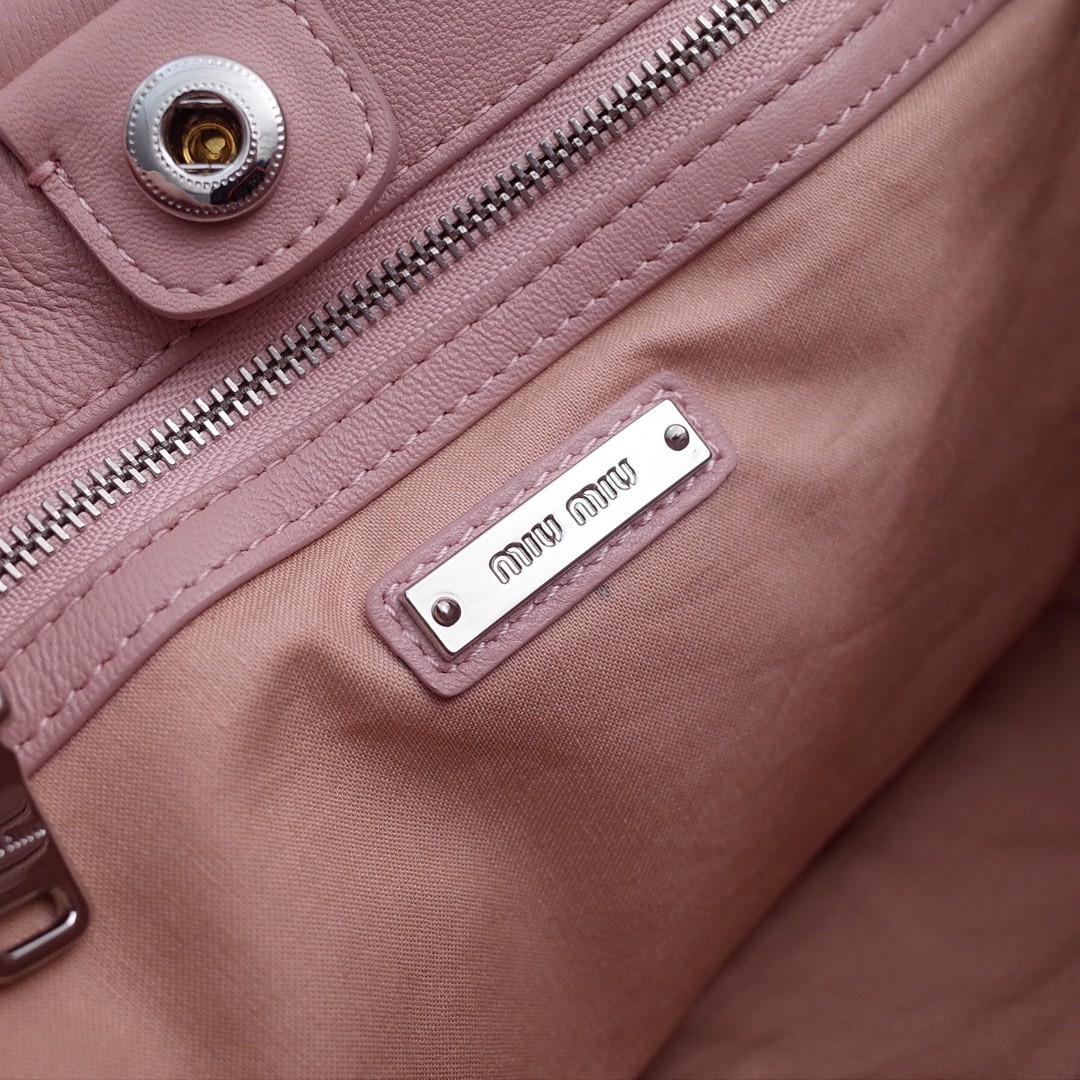 미우미우 핸드백