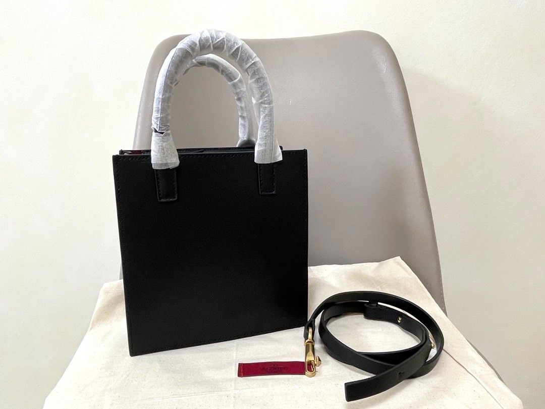 발렌티노 토트백