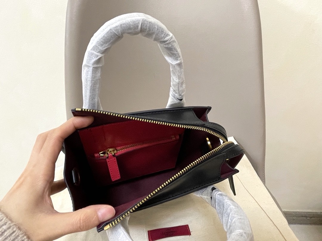 발렌티노 토트백