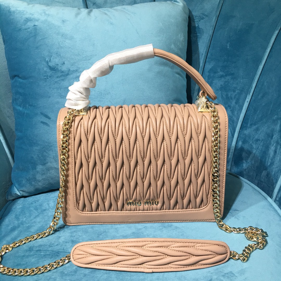 미우미우 컨피덴셜 마테라쎄 토트백