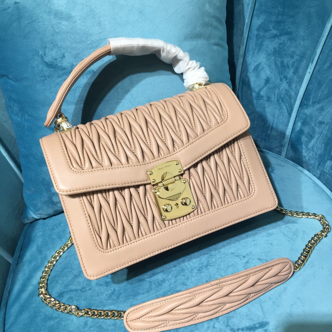 미우미우 컨피덴셜 마테라쎄 토트백