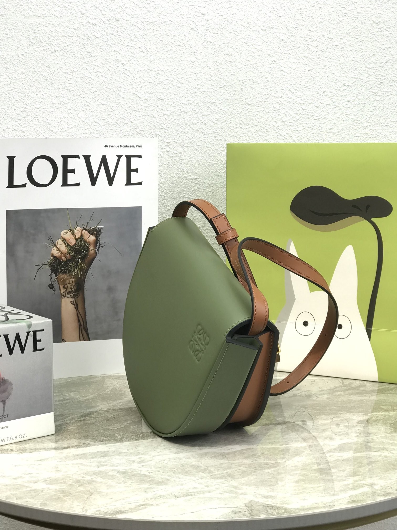 로에베 숄더 백