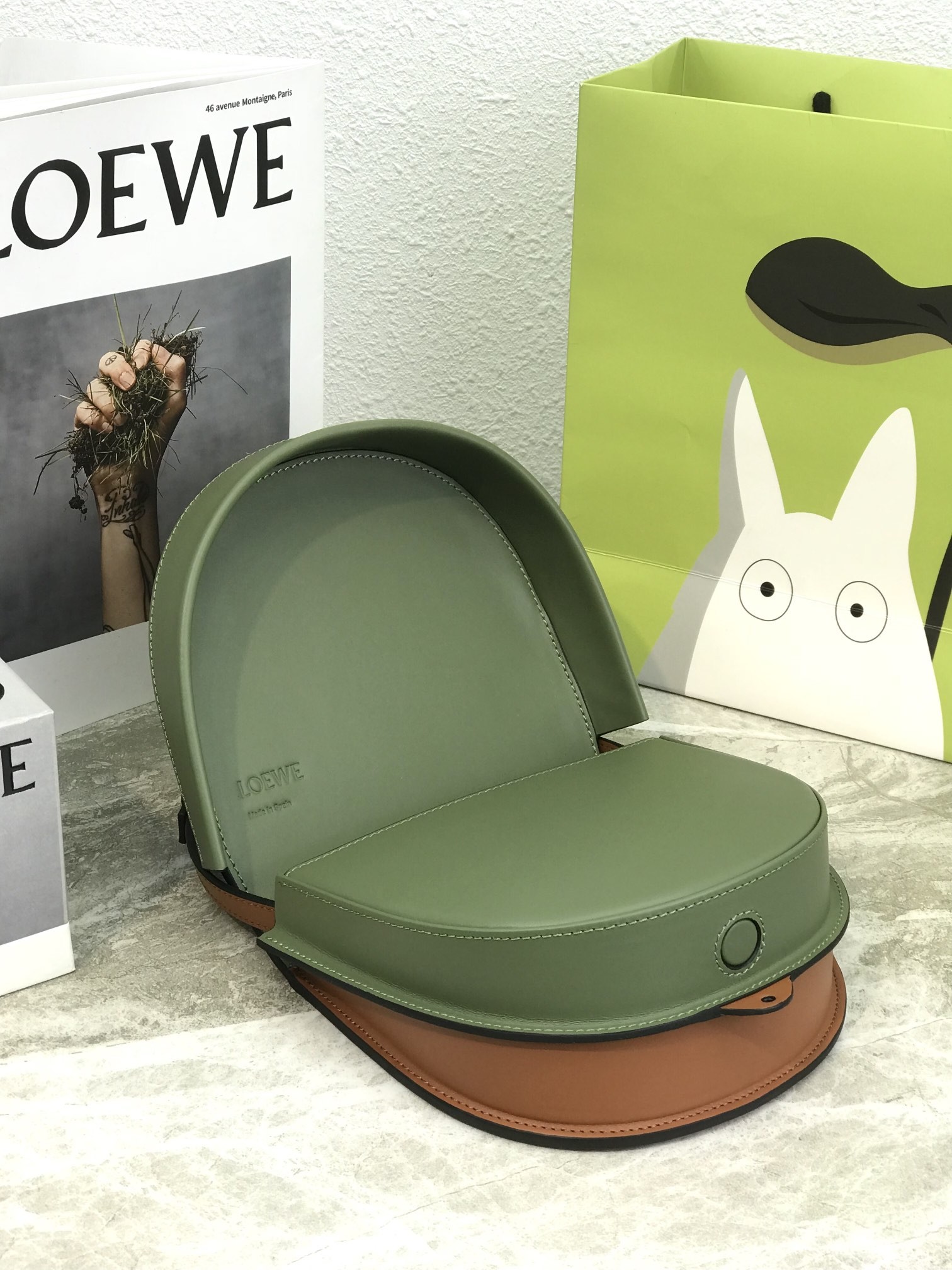 로에베 숄더 백