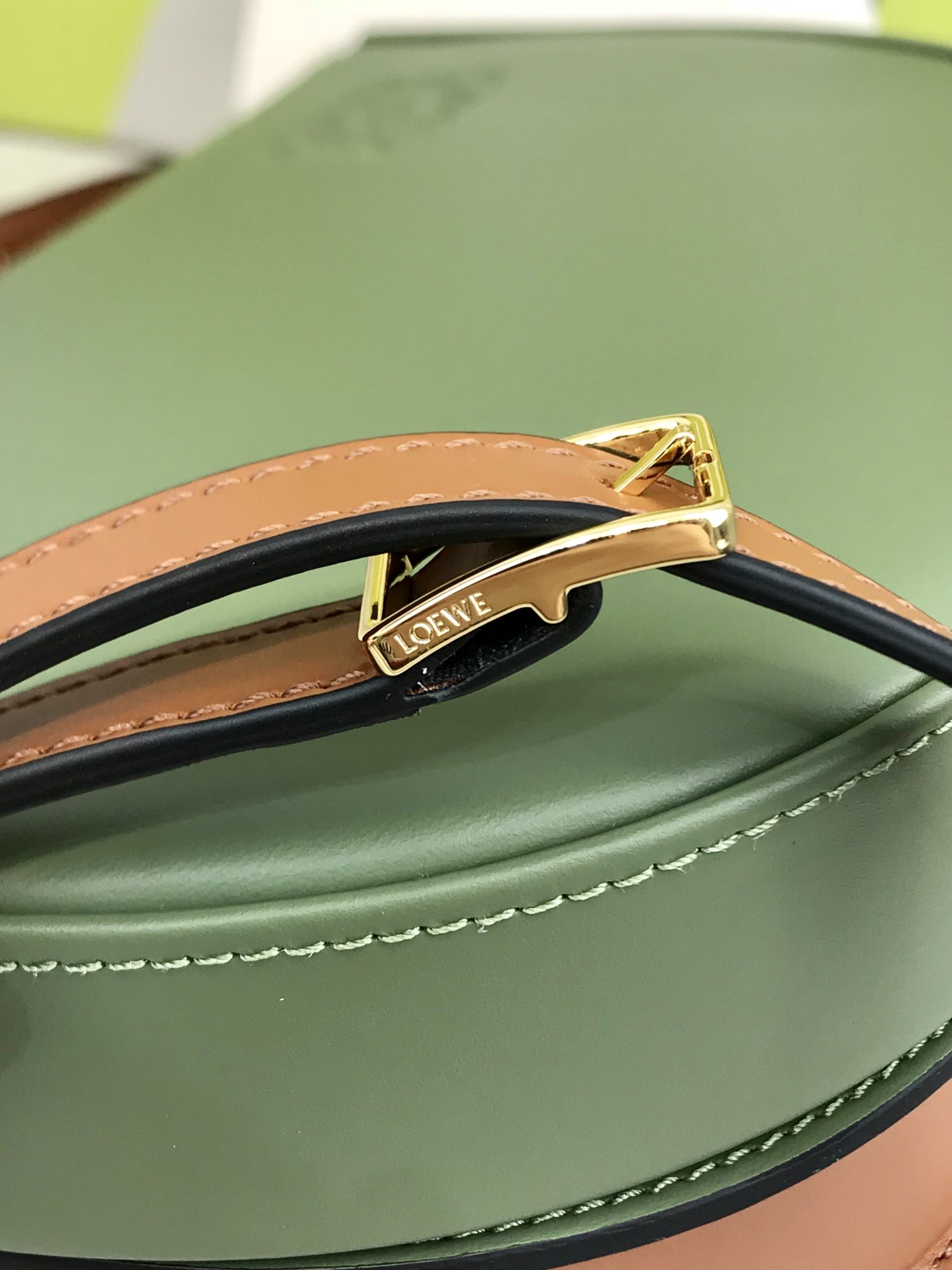 로에베 숄더 백