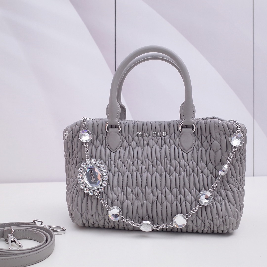 미우미우 핸드백